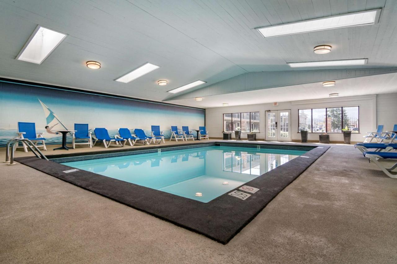 Surestay Plus Hotel By Best Western Salmon Arm Buitenkant foto