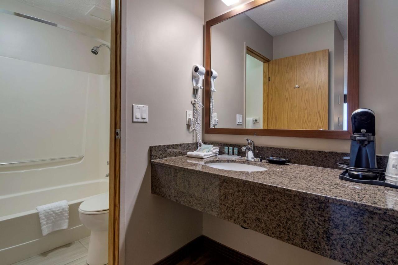Surestay Plus Hotel By Best Western Salmon Arm Buitenkant foto