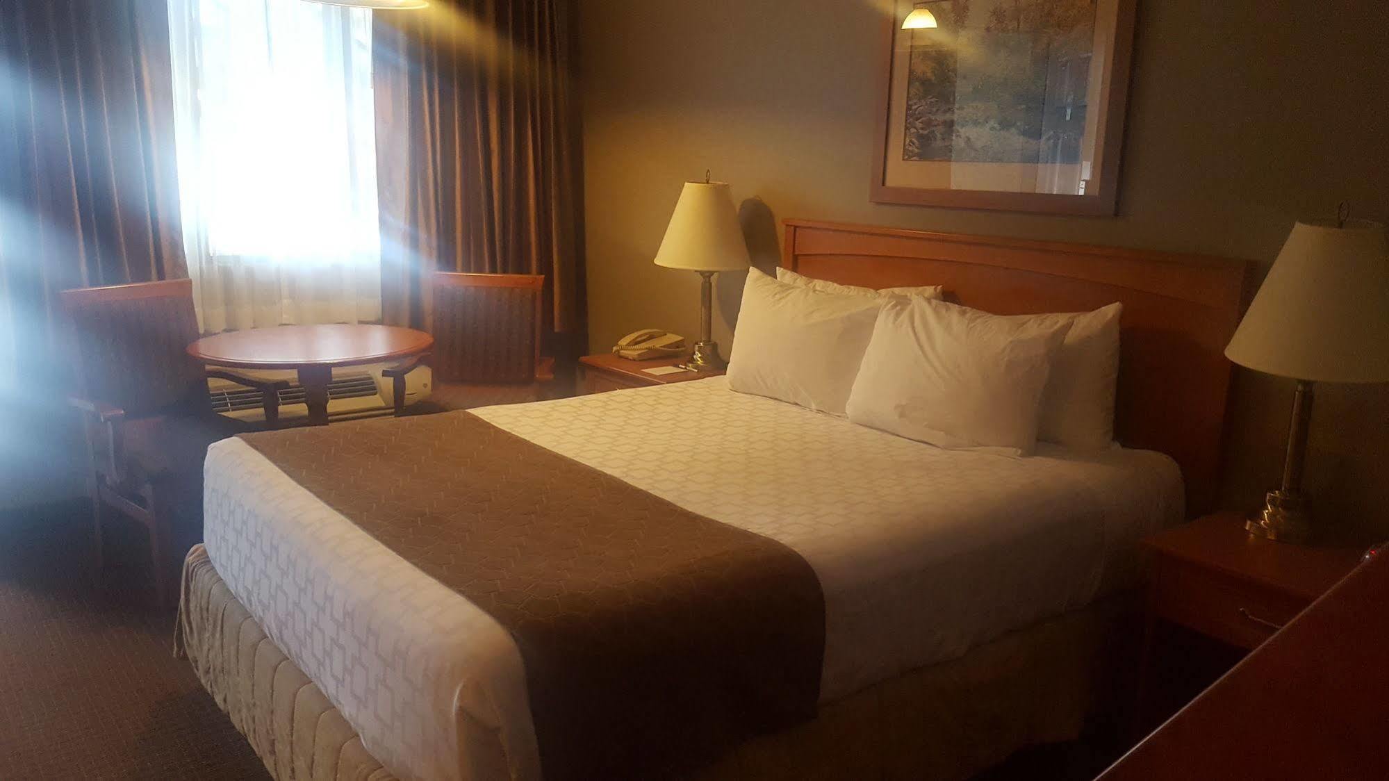 Surestay Plus Hotel By Best Western Salmon Arm Buitenkant foto