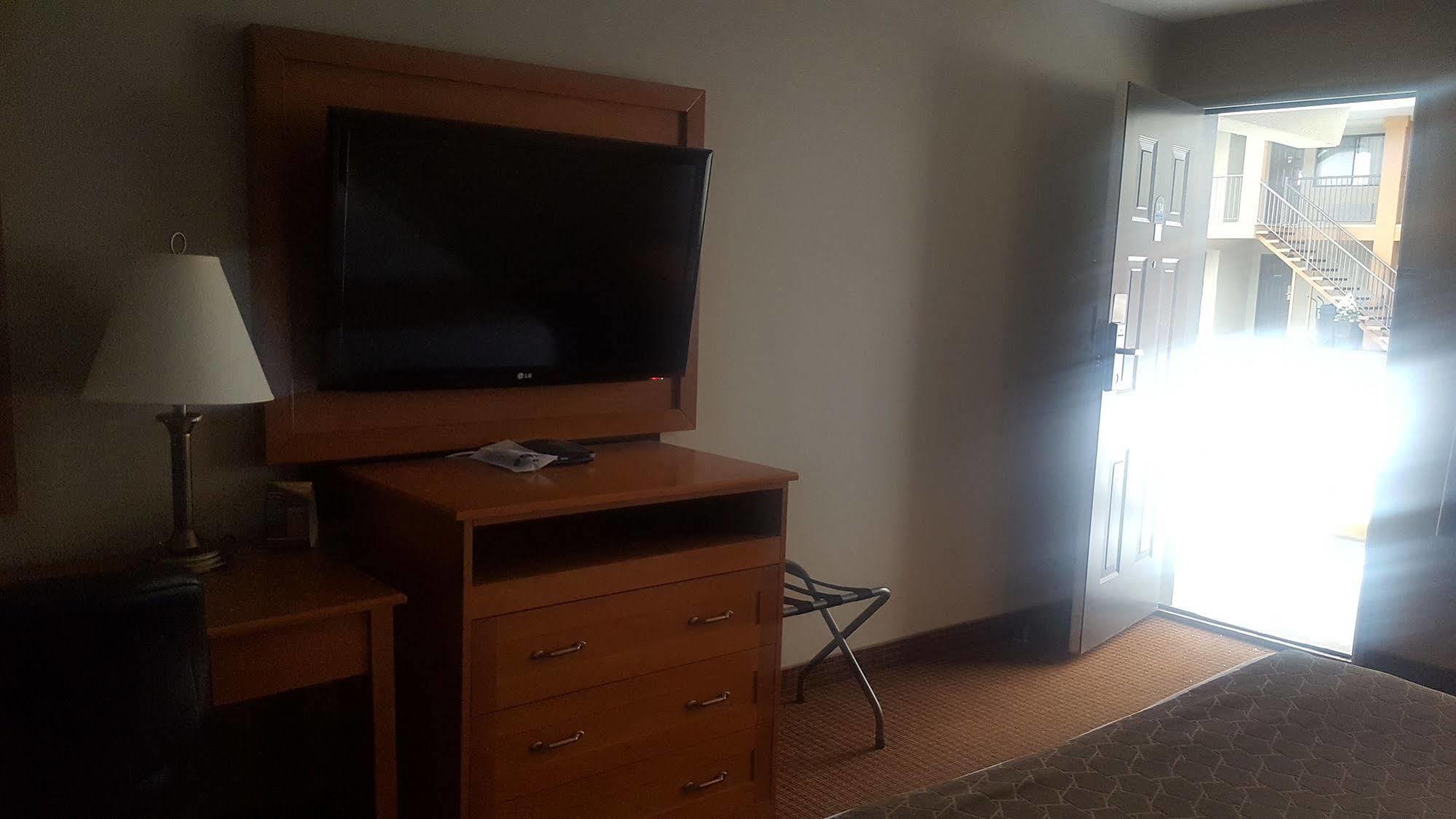 Surestay Plus Hotel By Best Western Salmon Arm Buitenkant foto