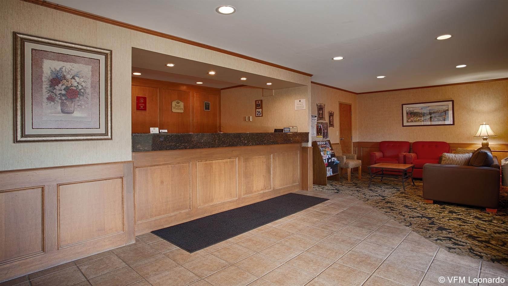 Surestay Plus Hotel By Best Western Salmon Arm Buitenkant foto